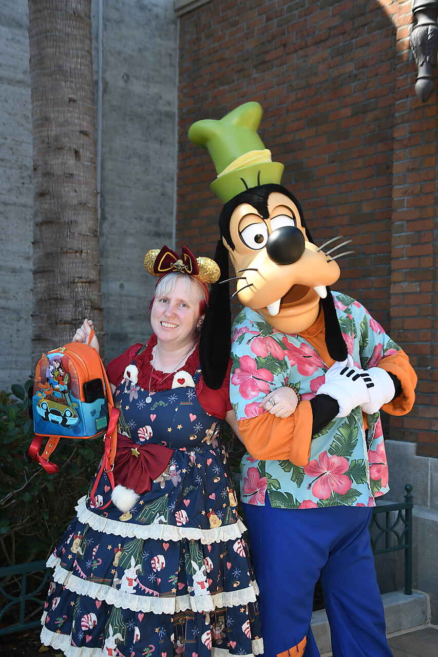 Vicki and Goofy at Hollywood Studios